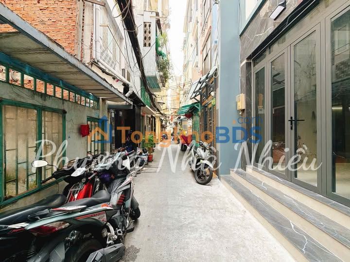 Nhà Quận 4 Hẻm 1 Xẹt P.4 25m² 5,6 tỷ - Sẵn sàng ở ngay