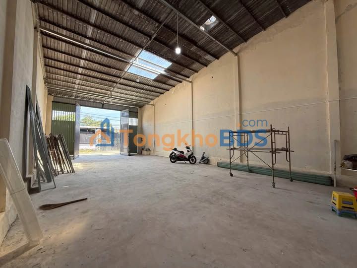 Kho xưởng Bà Điểm Hóc Môn 176m² giá 6.1 tỷ - Hoạt động ngay