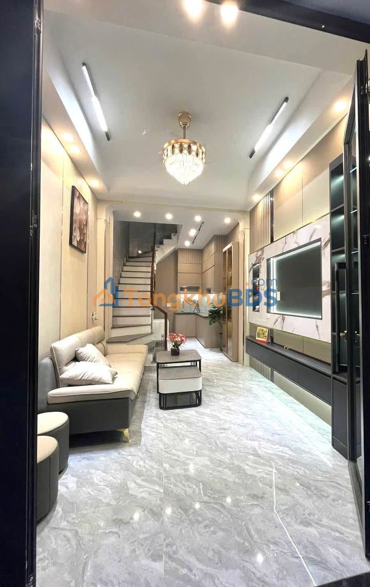 Nhà cho thuê Ngõ Chùa Hàng 120m2 6 triệu - Ô tô vào tận nhà