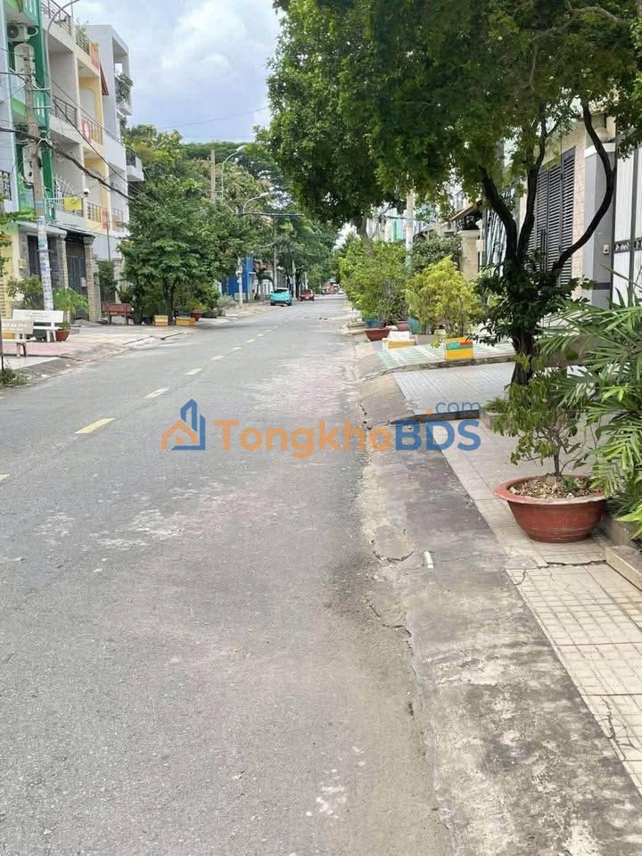 Nhà phố Khu Tên Lửa 90m² 12.3 tỷ - Ô tô vào tận nhà