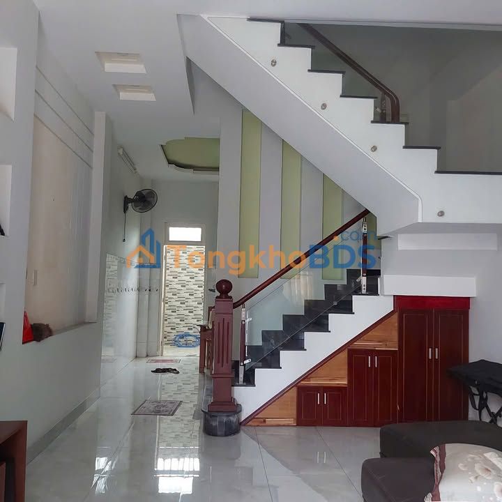 Nhà Quốc Lộ 13 Phú Giáo 60m2 6 tỷ - Ô tô vào tận nhà