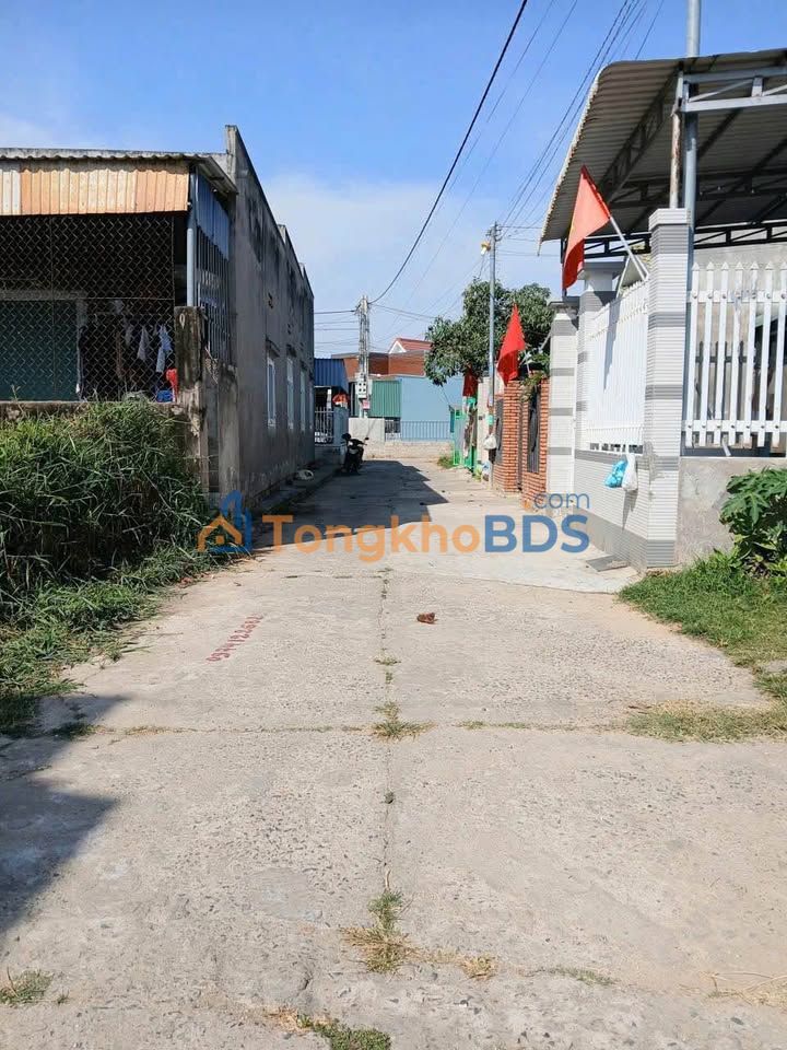 Đất thổ cư Bình Chánh 104m² hướng Bắc - Sổ đỏ, giá 680 triệu