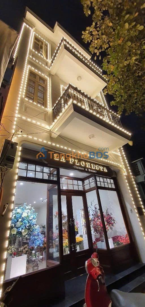 Nhà mặt phố Văn Miếu 390m² 120 triệu - Mặt tiền kinh doanh