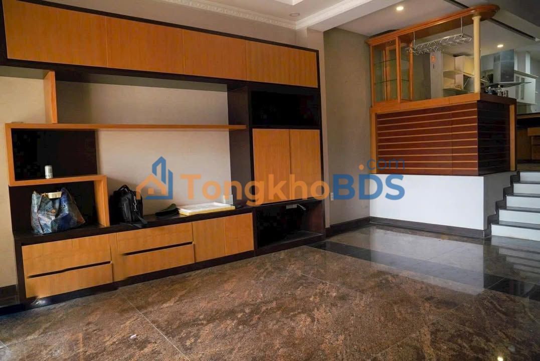 Nhà riêng Hùng Vương Ba Đình 106m² 7.2 tỷ - Ô tô vào tận nhà