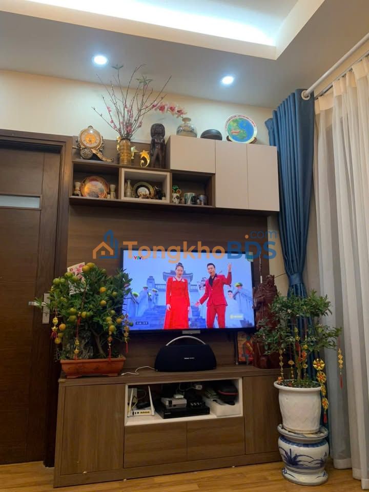 Căn hộ Home City 70m² - Full Nội Thất Xịn, View Trung Kính Thoáng Đãng