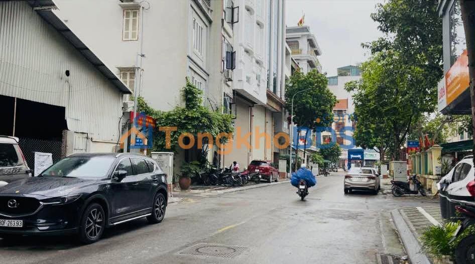 Nhà mặt phố Tây Hồ 198m² 68 tỷ - Chính chủ bán gấp