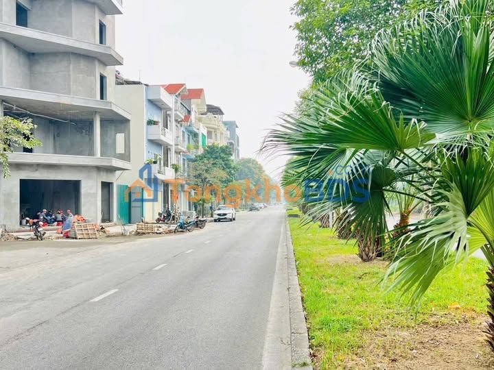 Nhà mặt tiền Phạm Văn Đồng 57m2 4 tỷ - Đường lớn sầm uất