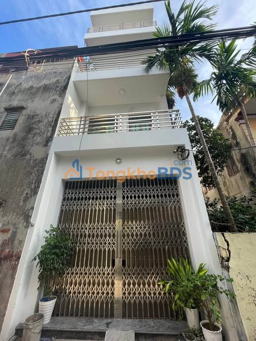 Nhà 4 Tầng Vuông Vắn Ngõ Vũ Hựu - 4 Tỷ xxx - Kinh Doanh Tốt