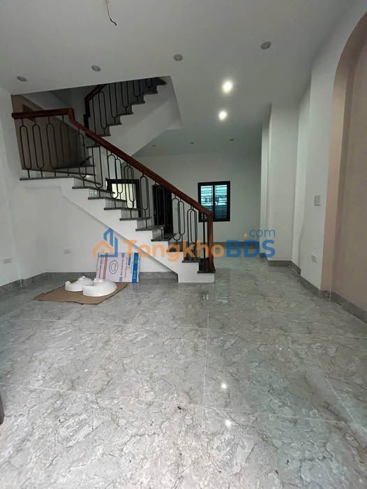 Nhà riêng Phố Việt Hòa 42m² 1.8 tỷ - Ô tô vào tận nhà