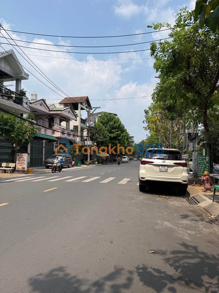 Nhà Mặt Tiền 20m Bình Tân - 110m², Kinh Doanh Sầm Uất, Gần Sân Bay