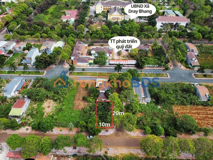 Đất biệt thự góc 200m² Cư Kuin - Giá 1 tỷ, thổ cư 100%, trung tâm hành chính