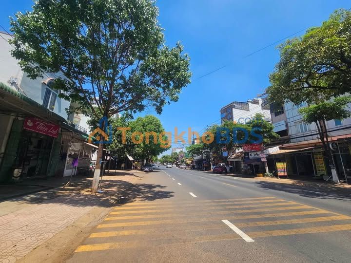 Nhà mặt tiền Đinh Tiên Hoàng Cư M'gar 179m² 18,9 tỷ - Ô tô vào nhà