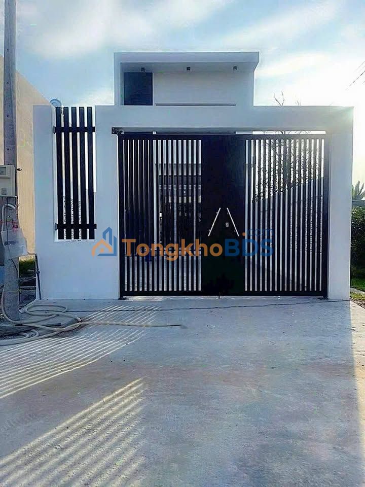 Nhà 140m² Quận 12 - Sổ hồng Thổ cư, Sẵn Sàng Vào Ở Ngay!