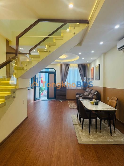 Nhà 42m² Sát Công Viên Phú Lâm, 2 Tầng Full Nội Thất - 5 Tỷ