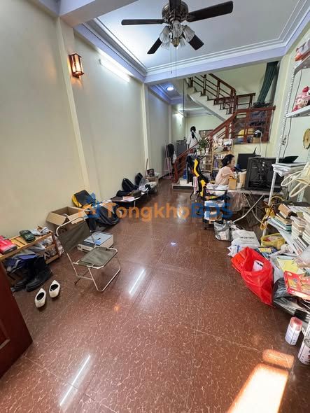 Nhà 2 Tầng Ngõ Xe Máy Đông Tác 63m² - Giá 2.x Tỷ