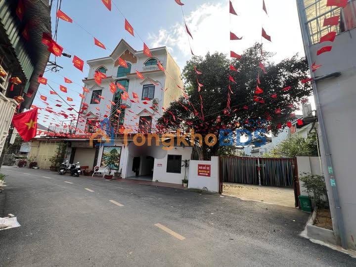 Nhà 4 tầng Rừng Thông 486m2 14 tỷ - Chính chủ bán sẵn sàng