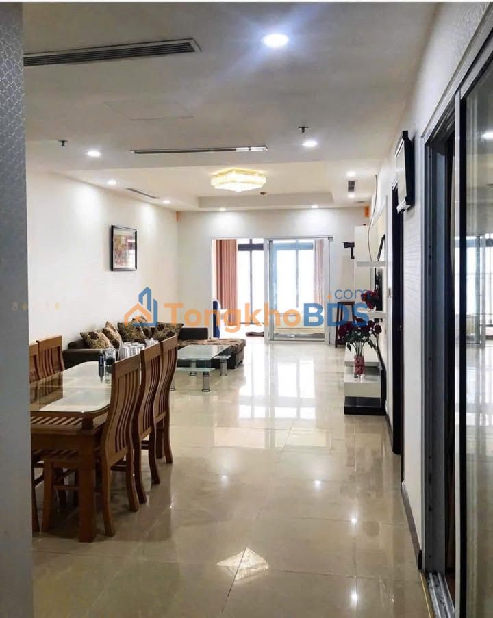 Căn hộ Royal City 133m² giá thỏa thuận - Full nội thất cao cấp