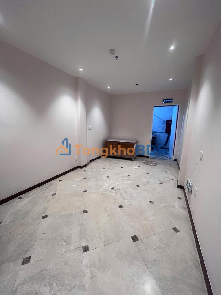 Nhà phố Phố cổ Hoàn Kiếm 70m² giá 35 triệu - Mặt tiền kinh doanh