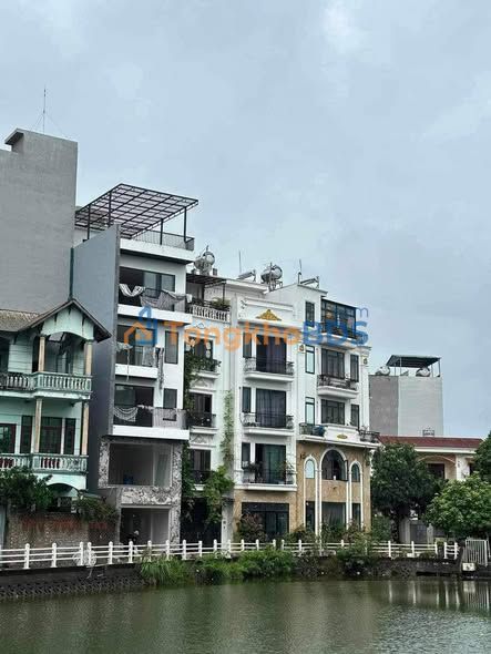 Nhà Mặt Hồ Ngọc Thụy Long Biên 75m² - View Tỷ Đô, Ô Tô Tránh