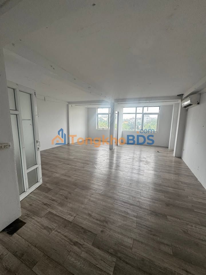 Văn phòng Đặng Tiến Đông 50m² 12 triệu - View thoáng