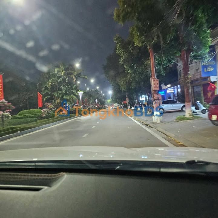 Nhà cho thuê Nguyễn Trãi Vĩnh Yên 210m² - Ô tô vào tận nhà