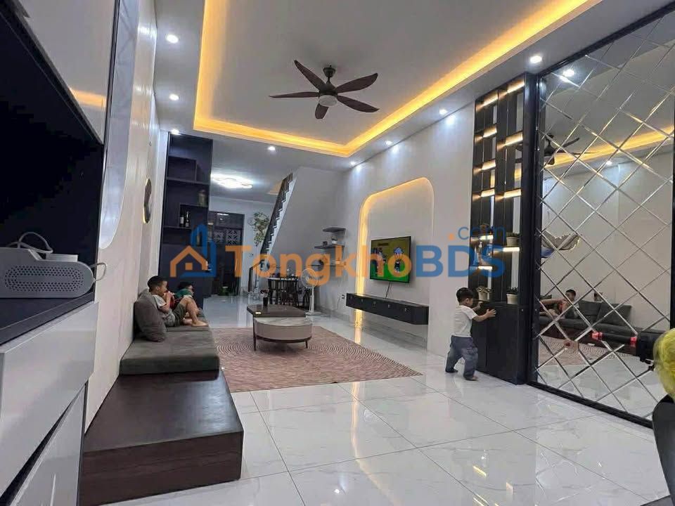 Nhà 4 tầng Phường Lộc Vượng, Nam Định - 62m² Hướng Đông, Giá 4 tỷ