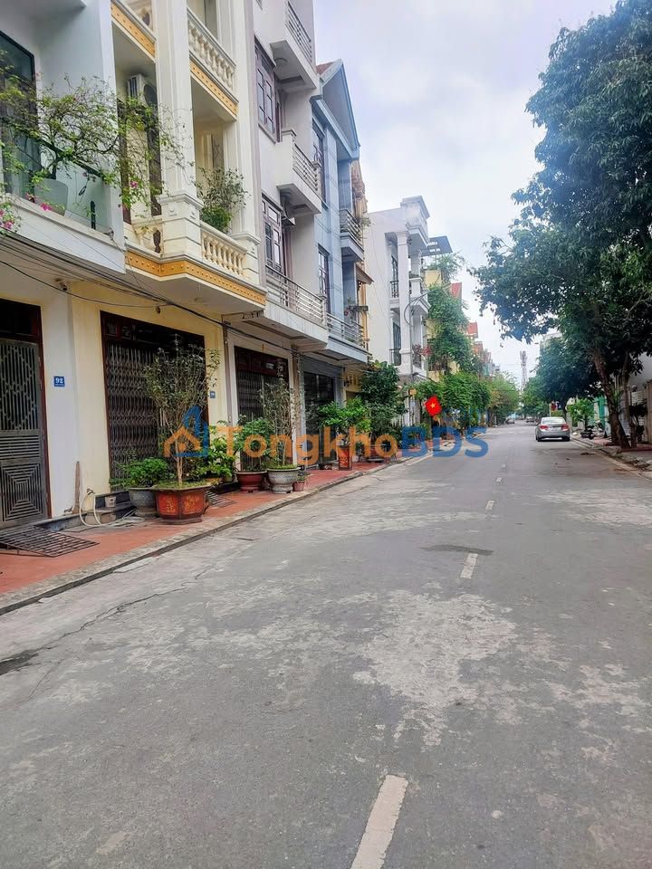 Nhà phố Nam Định Đường Đô Thị Thống Nhất 72m² 5,6 tỷ - Mặt tiền kinh doanh