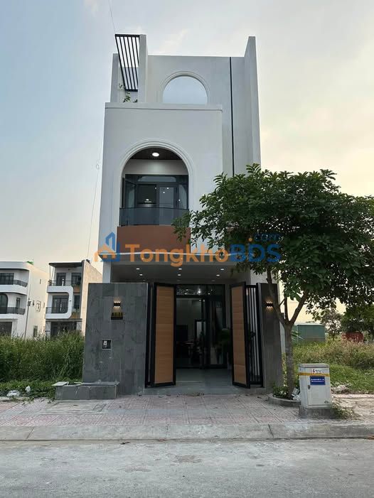 Nhà 2 Lầu 80m² Hưng Long, Bình Chánh - 4PN Full Nội Thất, Sẵn Sổ Hồng