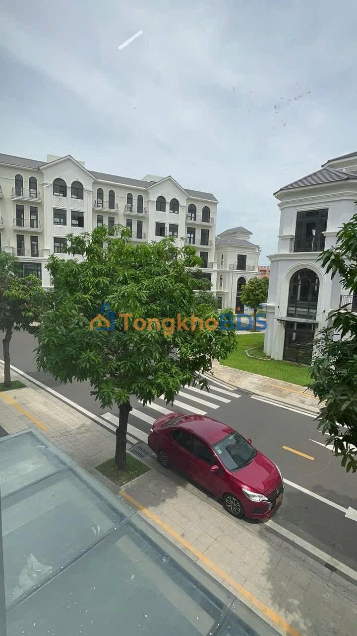 Nhà phố Manhattan Glory Q1 96m² 17 tỷ - Ô tô vào tận nhà