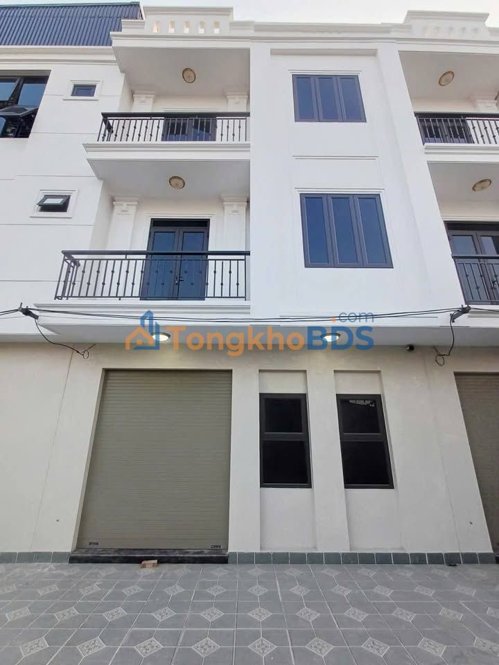 Nhà 3 Tầng Đẹp Đón Vượng Khí - Ngõ Đỗ Cửa, Gần Chợ, Trường