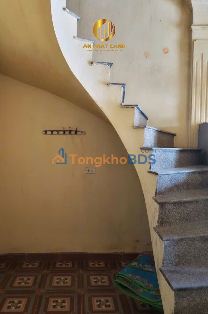 Nhà 1.5 Tầng Phố Phúc Trì, Ninh Bình - 72m², Hướng Tây Bắc, Giá 3 Tỷ