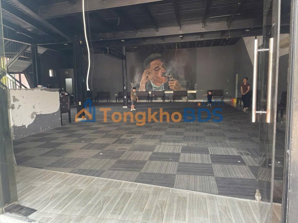 Nhà phố Trần Hưng Đạo 335m² 140tr - Mặt tiền kinh doanh