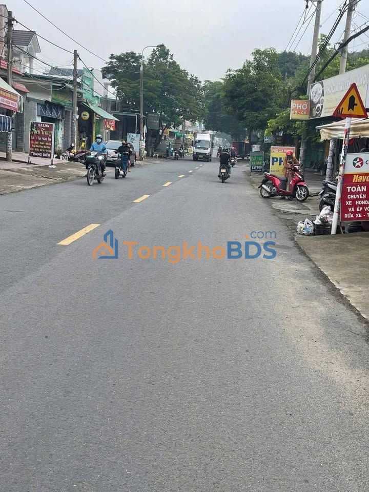 Nhà MT Nguyễn Phúc Chu Dầu Giây 100m² 15 triệu - Ô tô vào tận nhà