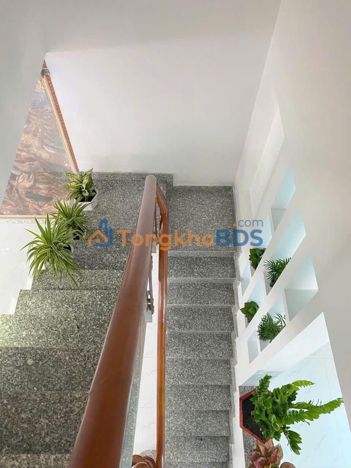 Cho Thuê Nhà 2PN Hóc Môn - Sạch Sẽ, Đường Thông Thoáng