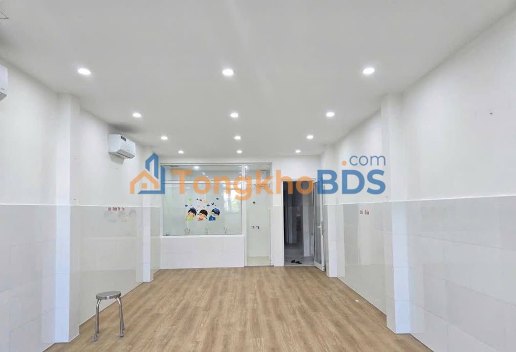 Nhà phố Nguyễn Văn Linh Núi Thành 106m² - Cho thuê ngay