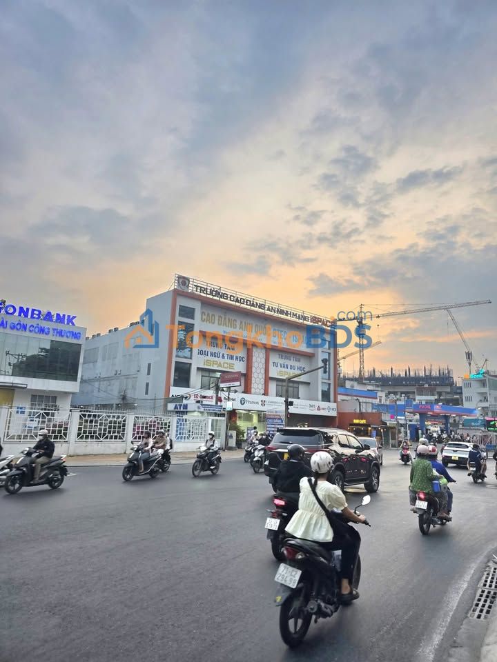 Nhà mặt tiền Võ Văn Ngân Linh Chiểu 60m² 12.9 tỷ – Mặt tiền kinh doanh