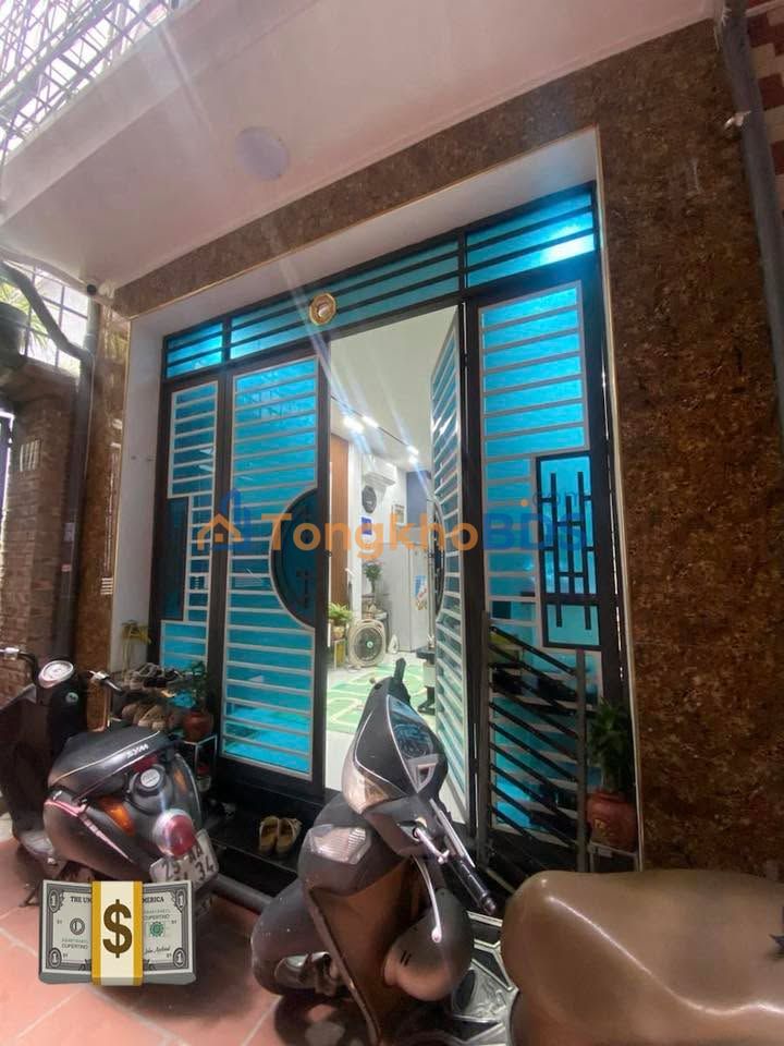 Nhà 28m² Khương Trung, Thanh Xuân - Vuông vắn, Nở hậu, Giá 4.2 tỷ