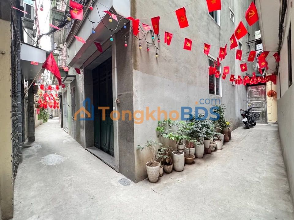 Nhà 33m² 5 Tầng Giáp Nhị, Hoàng Mai - Sổ Đỏ, Gần Ô Tô Tránh