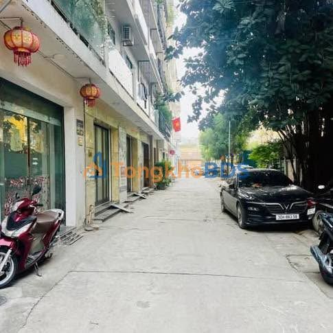 Nhà Phố Phố Lộc Tây Hồ 33m² - Ô tô vào tận nhà