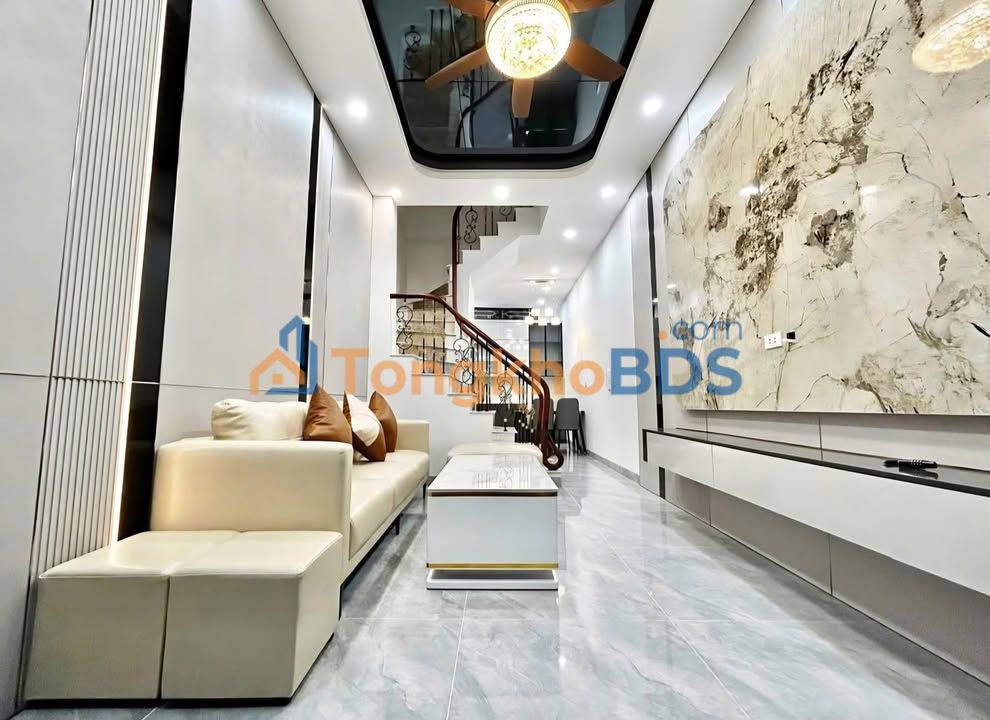 Nhà 5 Tầng 42m² Ô Cách, Long Biên - Sẵn Sàng Ở Ngay, Giá 6.4 Tỷ