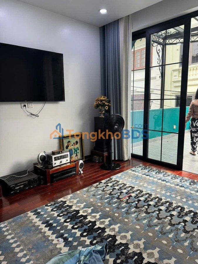 Nhà Mặt Tiền Ngọc Thụy, Long Biên - 71m², 6 Tầng, Vỉa Hè, Ô Tô Tránh