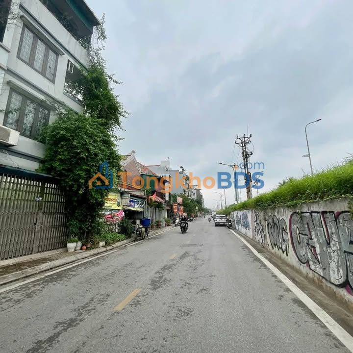 Nhà phố Ngọc Thụy 127m² 36 tỷ - Mặt tiền kinh doanh