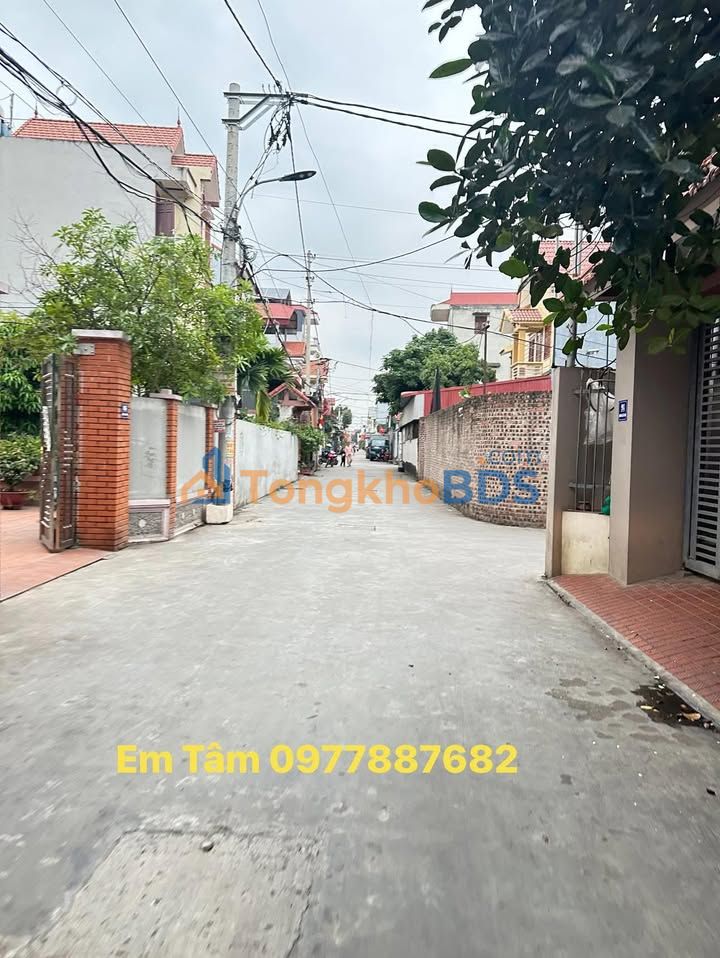 Đất Sóc Sơn 50m² Giá 3X Tỷ - Ngõ Thông, Oto Ngủ Trong Đất