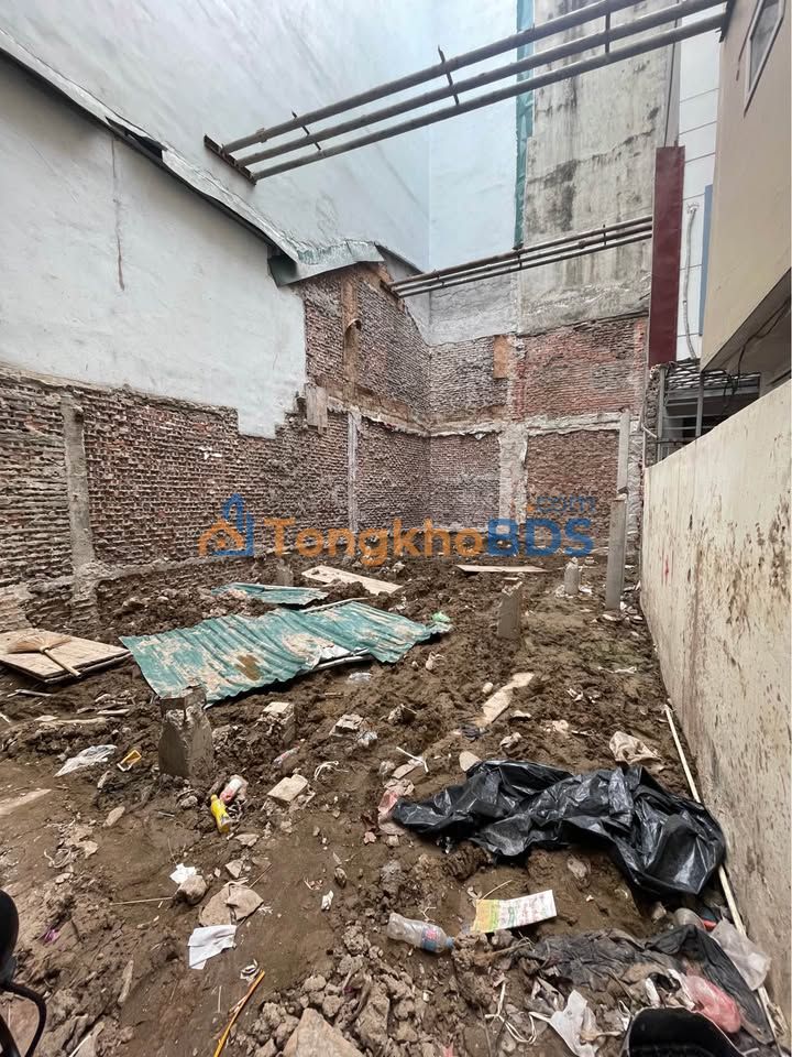 Đất Hoàng Cầu 81m² 19.5 tỷ GPXD 7 tầng - Sổ đỏ chính chủ