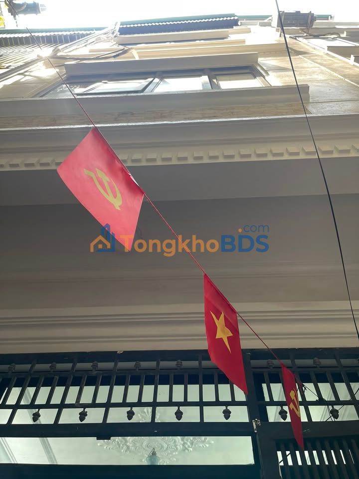 Nhà nguyên căn 4 tầng, 28m² Định Công Thượng, Giá 8 triệu/tháng