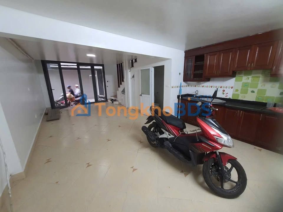 Nhà nguyên căn Phan Đình Giót Hà Đông 42m² - Ô tô vào tận nhà