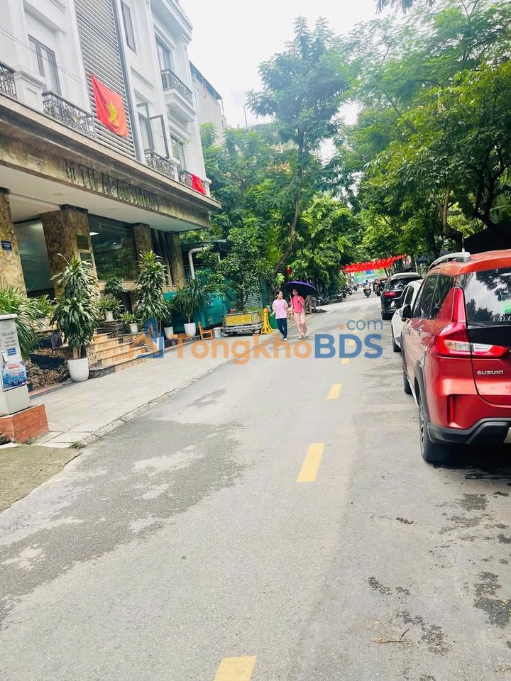 Nhà Thọ Tháp Cầu Giấy 150m² 35 triệu - Ô tô vào nhà