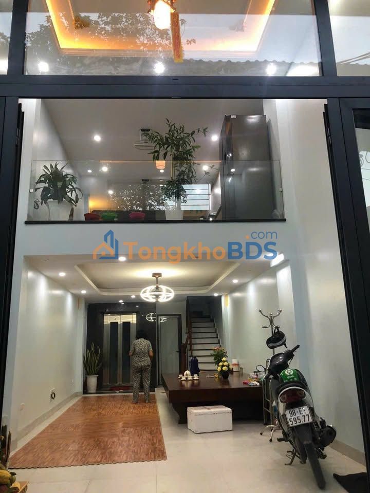Nhà riêng Tân Mai Hoàng Mai 63m² 15 triệu - Chính chủ cho thuê sẵn thang máy