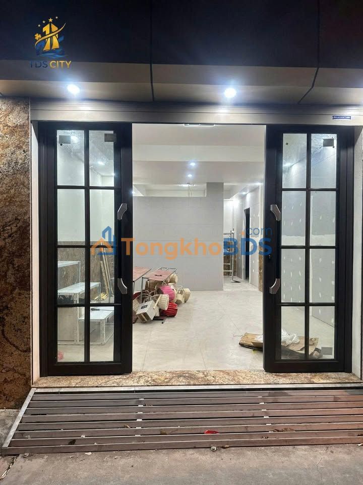 Mat bang kinh doanh Pham Van Dong 50m2 10tr - Thich hop KD