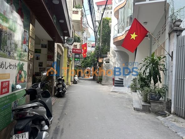 Nhà Phố Đào Tấn 65m² - Thang Máy, Kinh Doanh Sầm Uất - 21.5 Tỷ